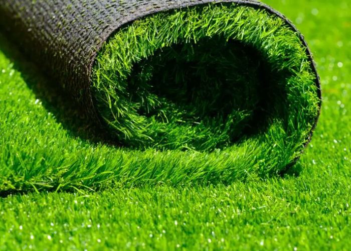 Ketahui Sebelum Membeli! Berikut Kelebihan dan Kekurangan Rumput Sintetis